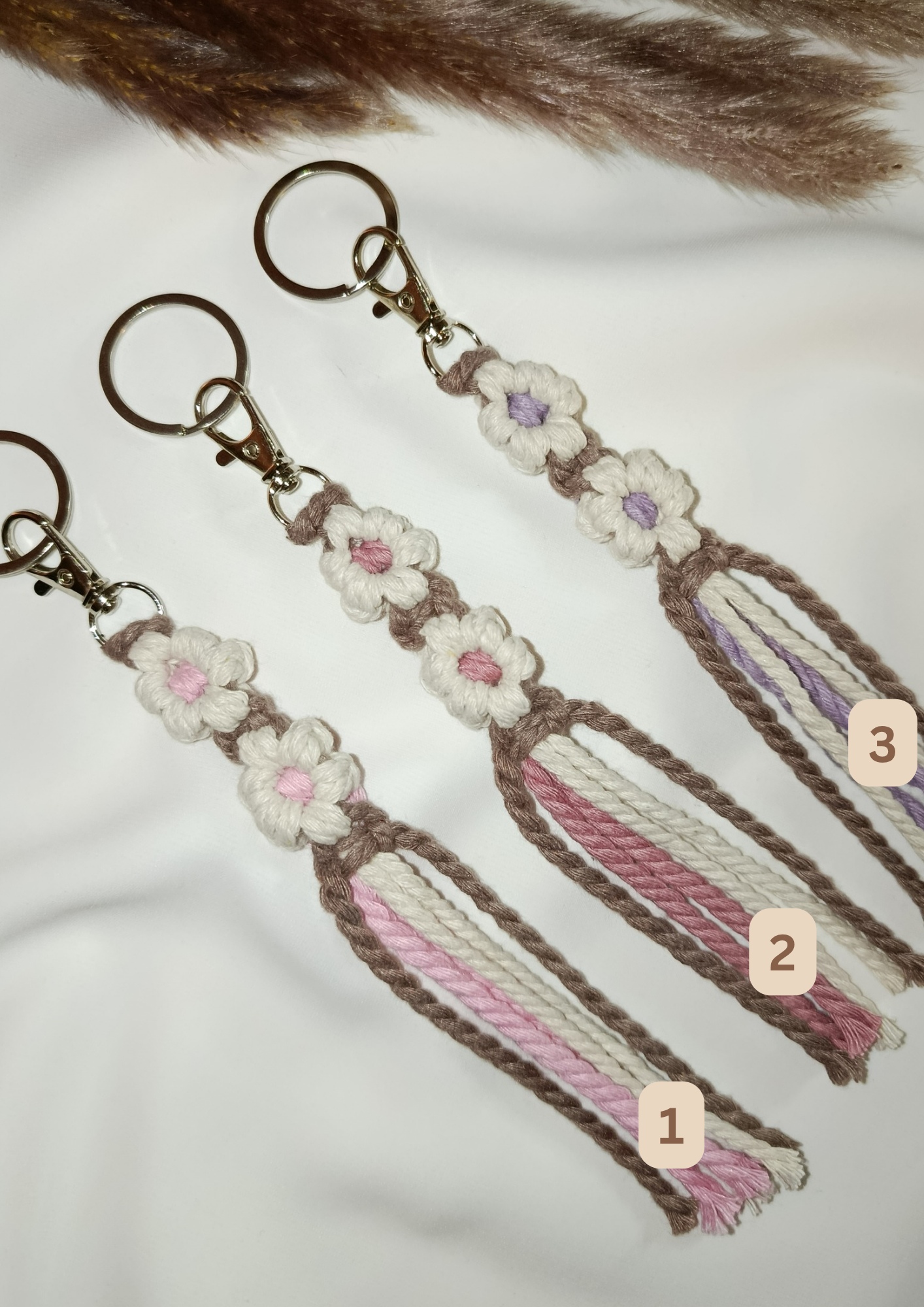 Daisy keychain