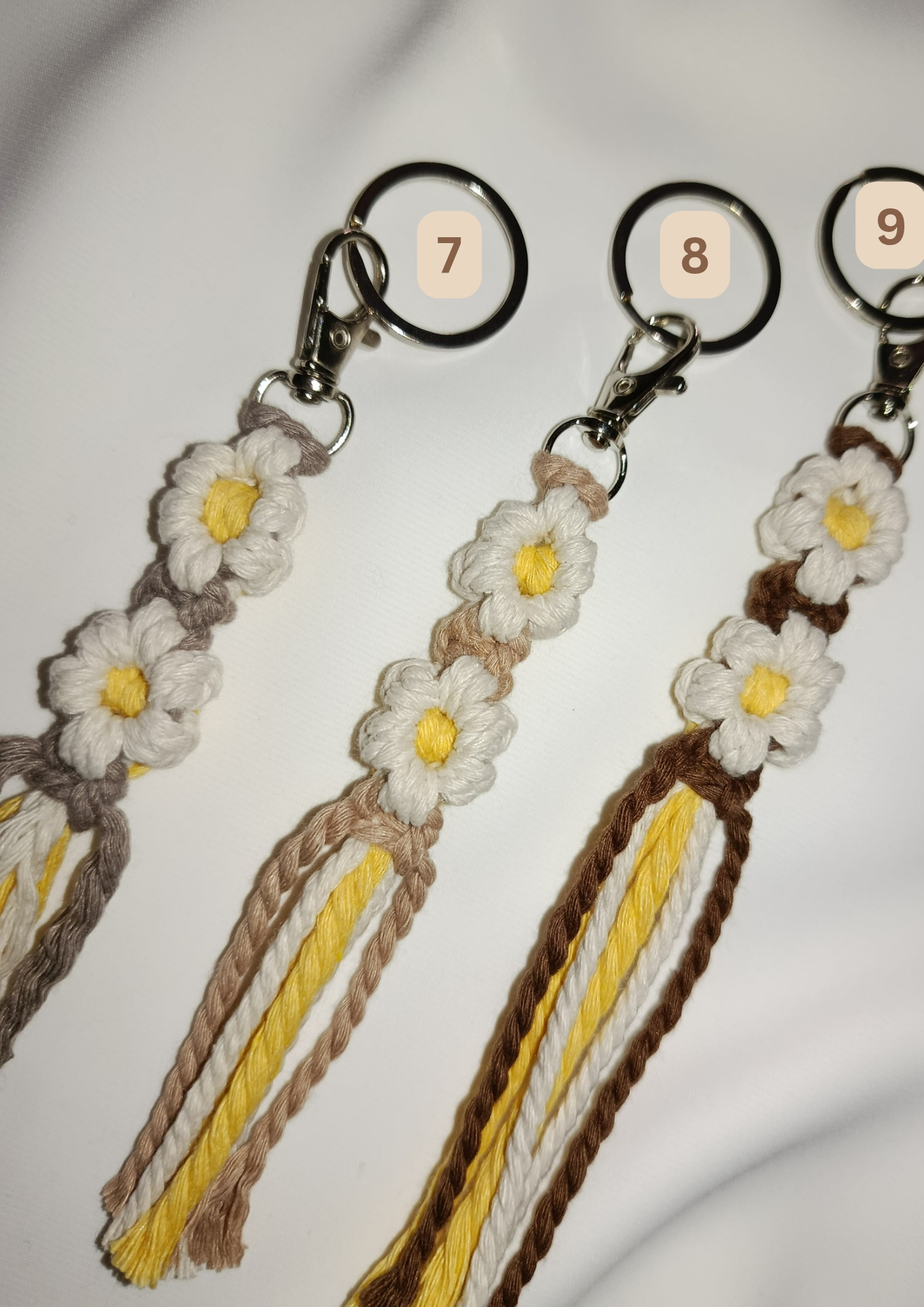 Daisy keychain