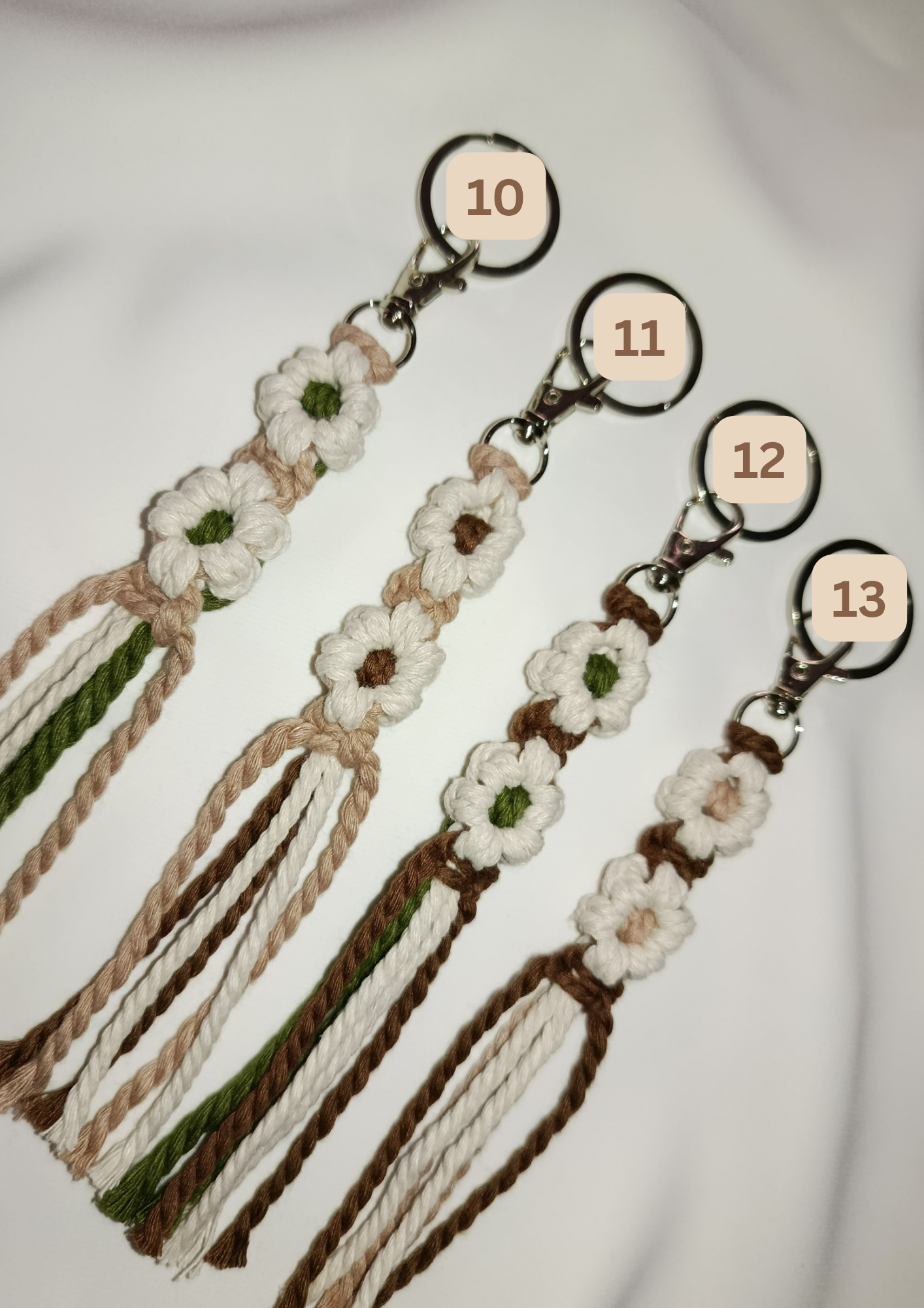 Daisy keychain
