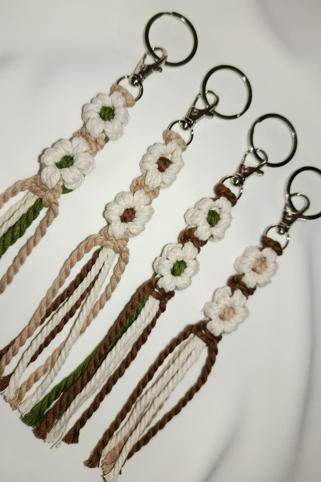 Daisy keychain