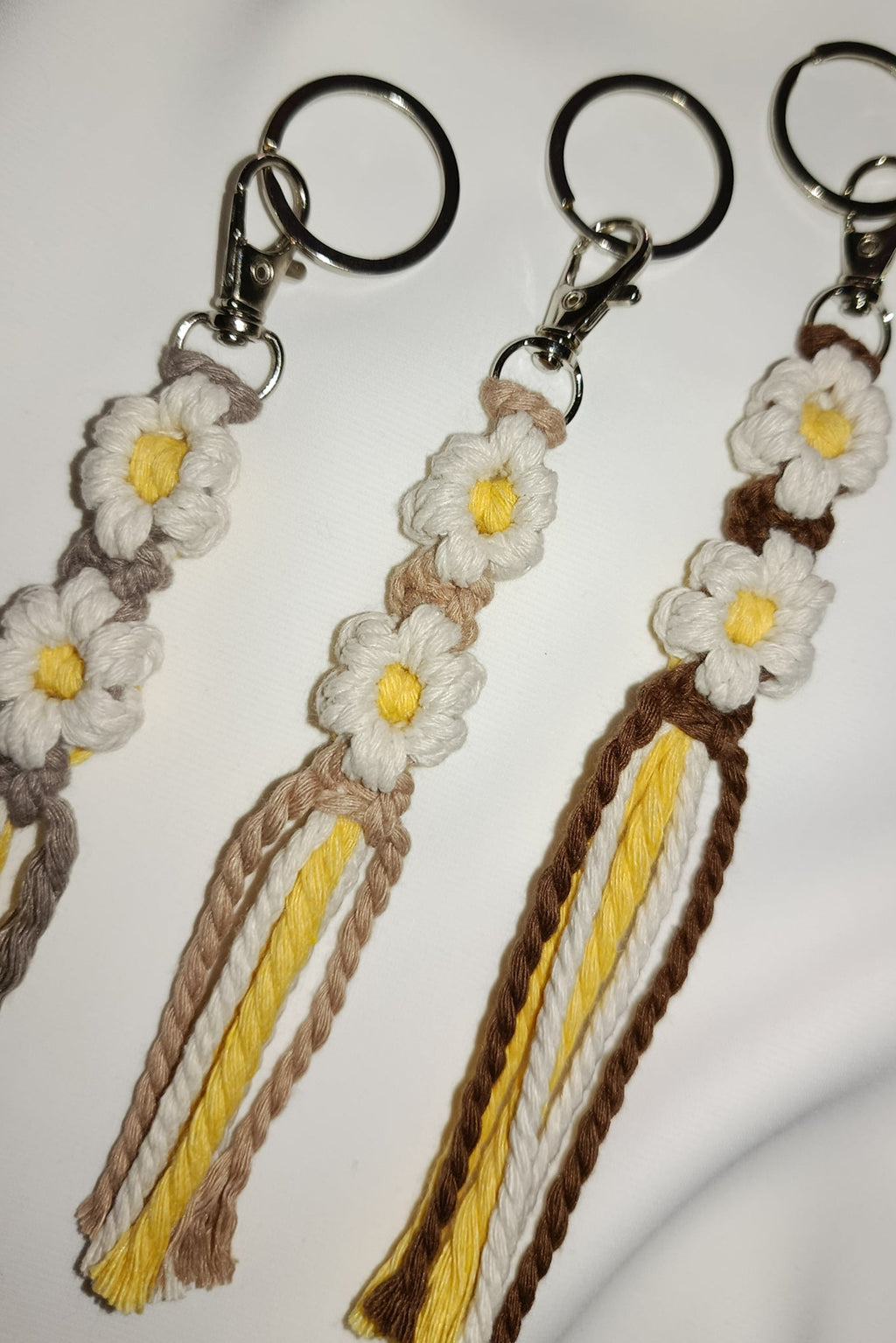 Daisy keychain