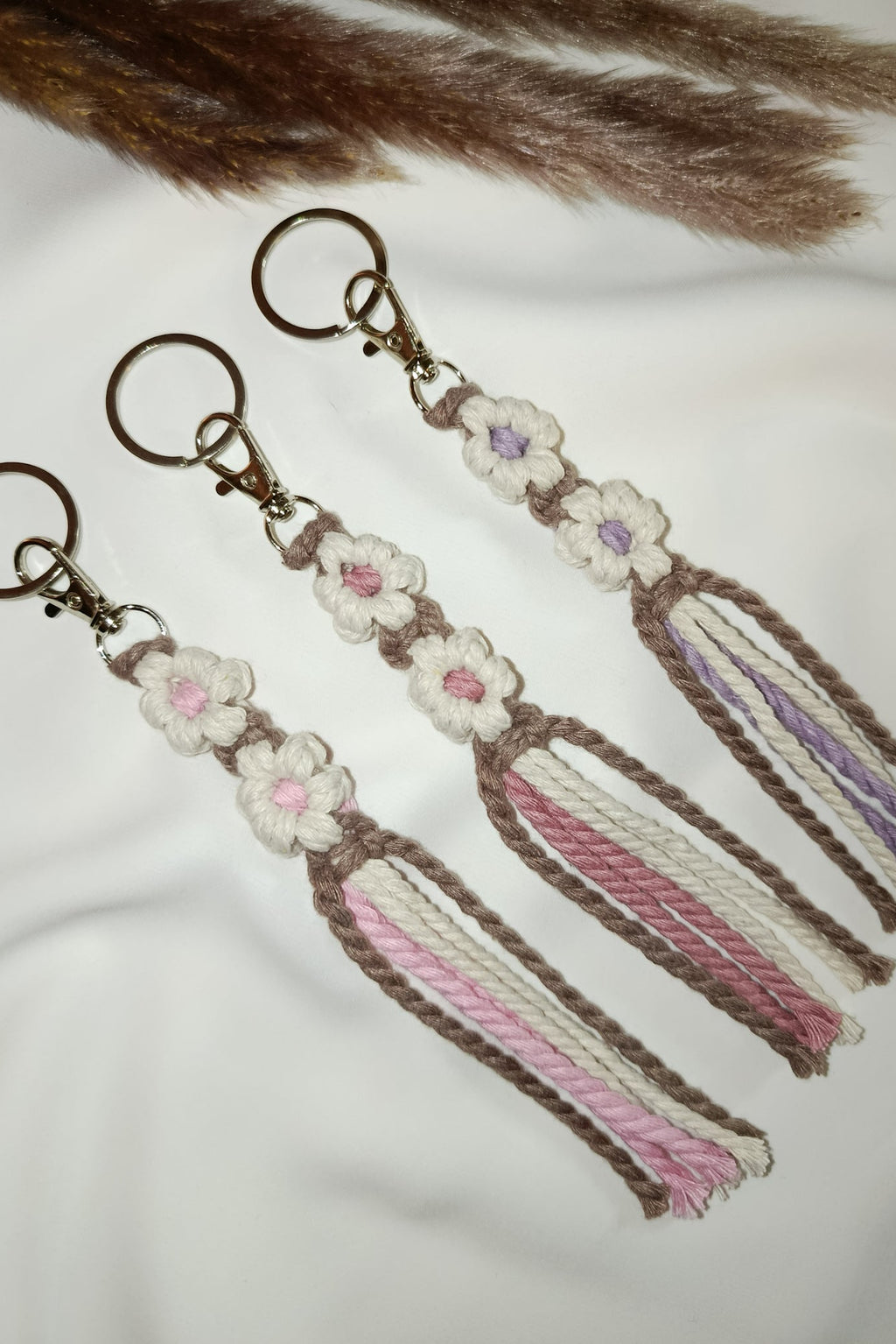 Daisy keychain