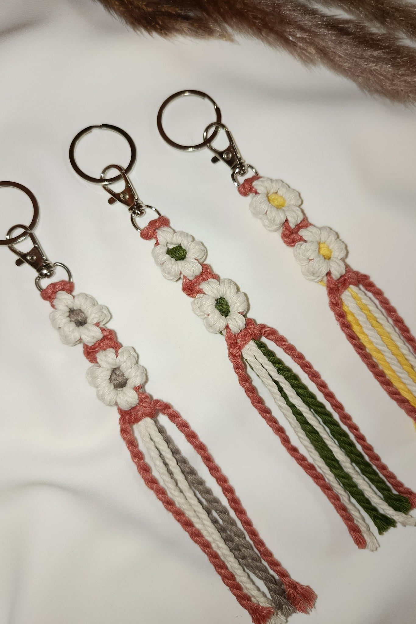 Daisy keychain