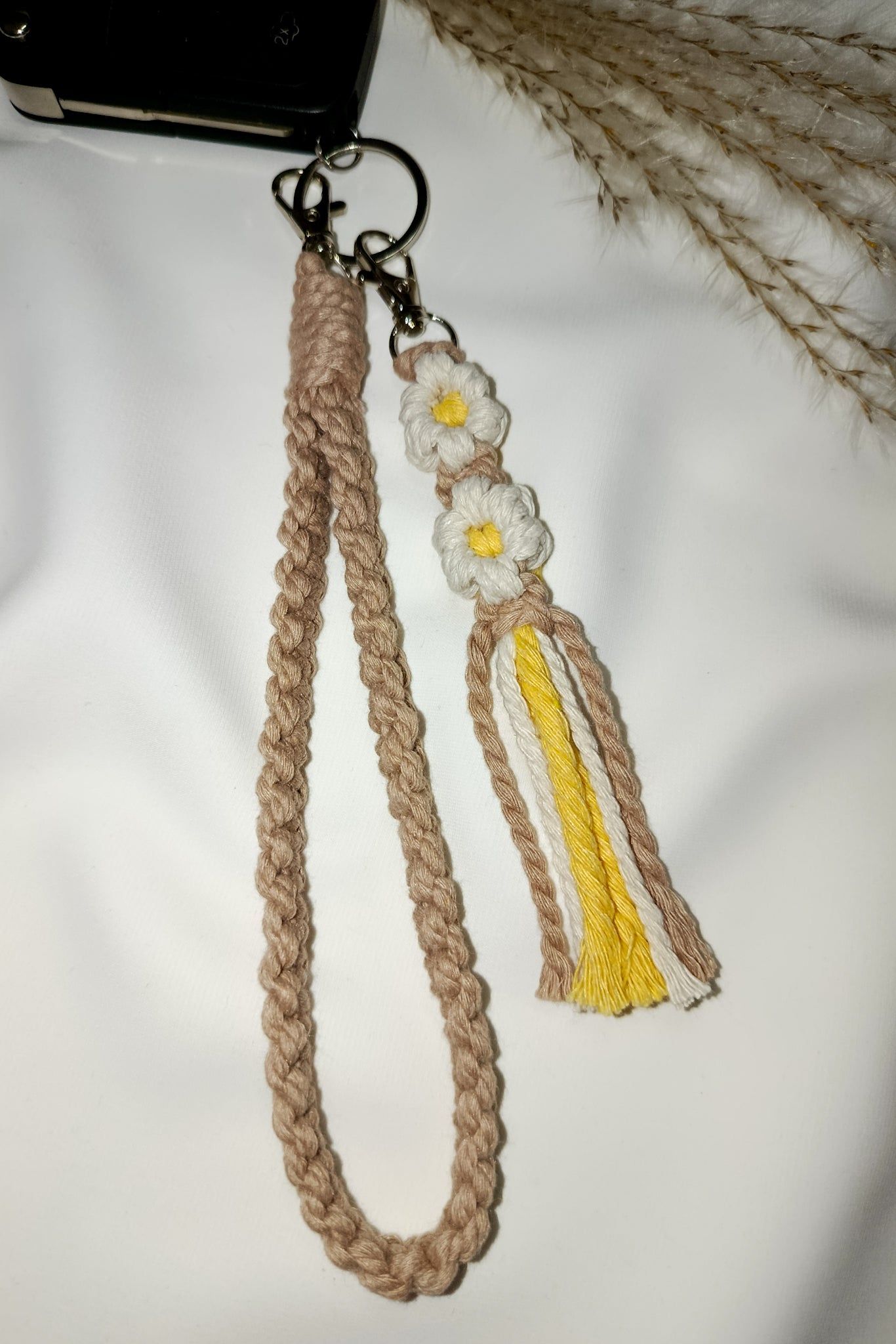 Daisy keychain