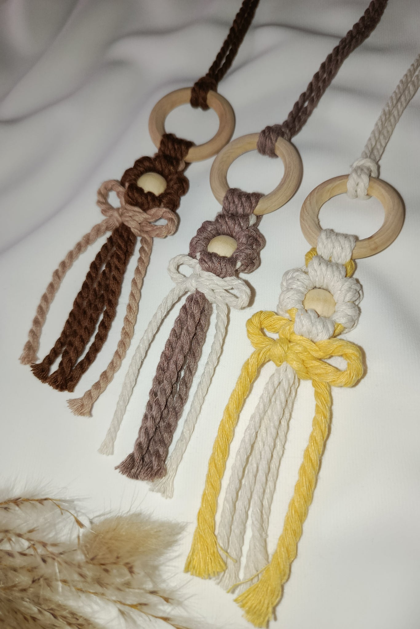 Flower car charm diffuser