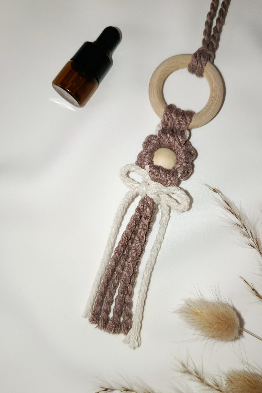 Flower car charm diffuser