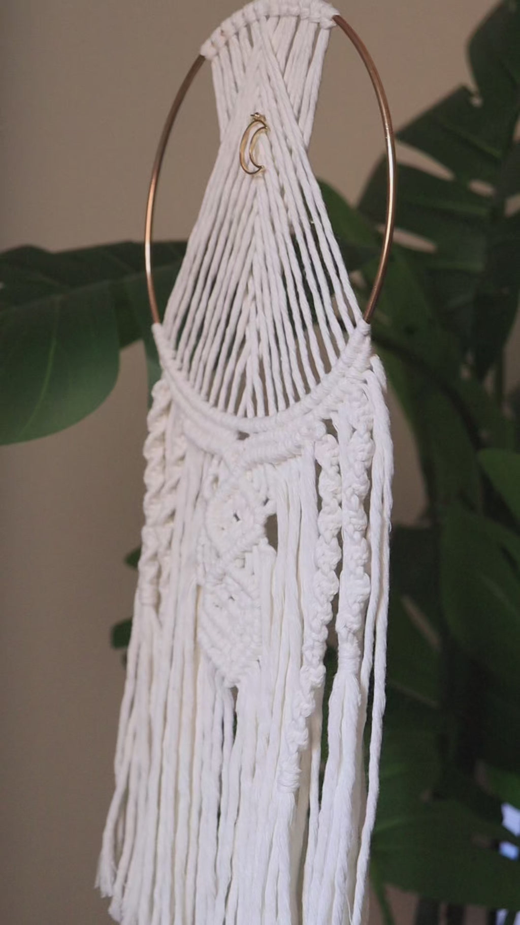 Macrame dreamcatcher